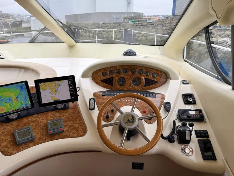 Azimut 46 innan 6