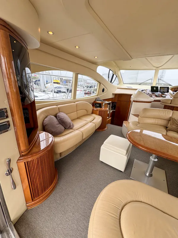 Azimut 46 innan 2