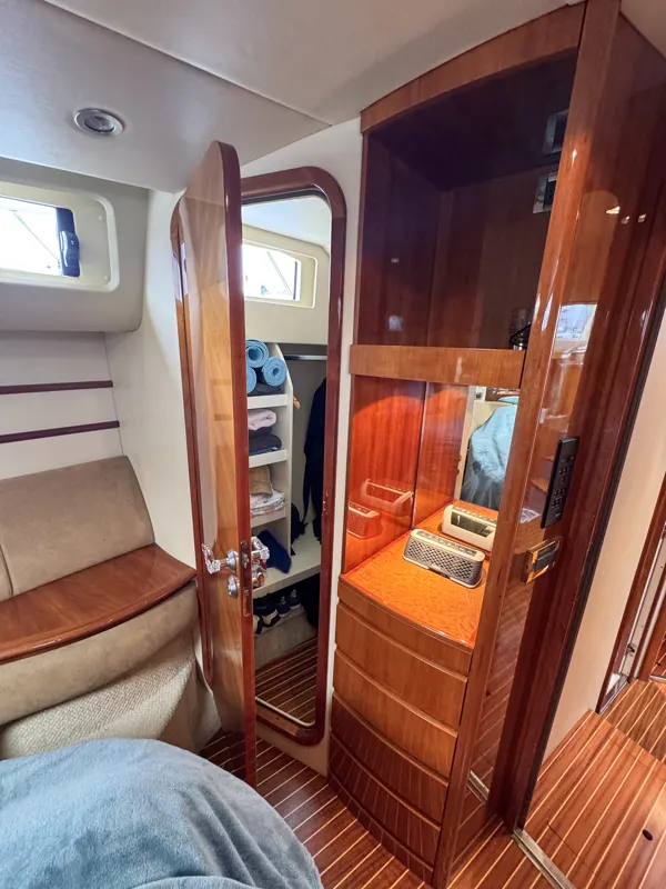 Azimut 46 innan 13