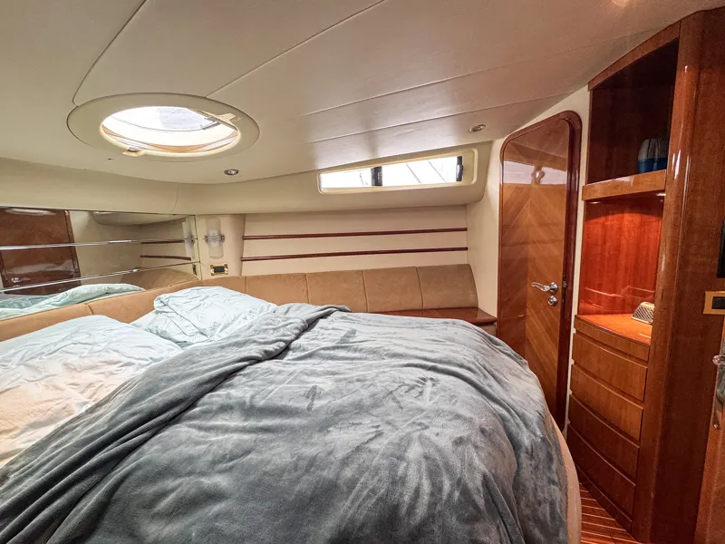 Azimut 46 innan 12